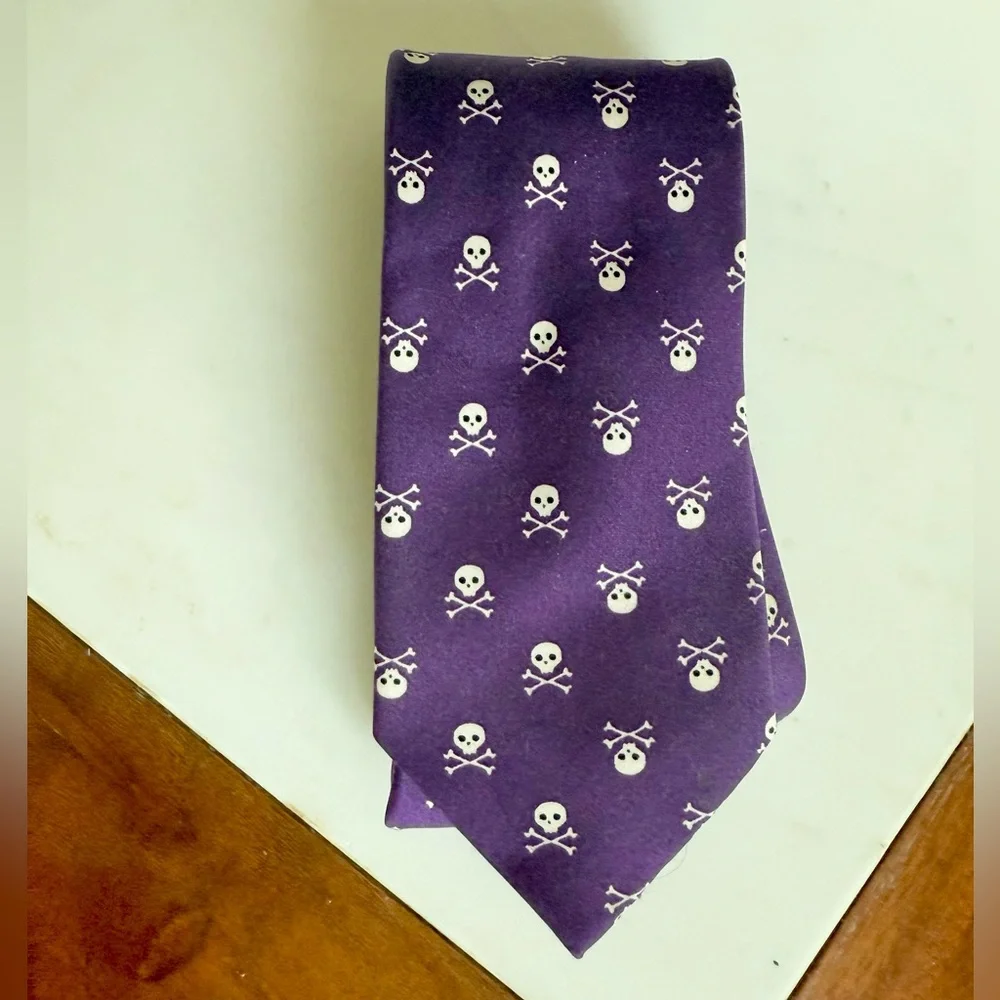 GAP Kids Boys Tie Purple Skull and Crossbones Tie Halloween 👻 Formal Dress Tie